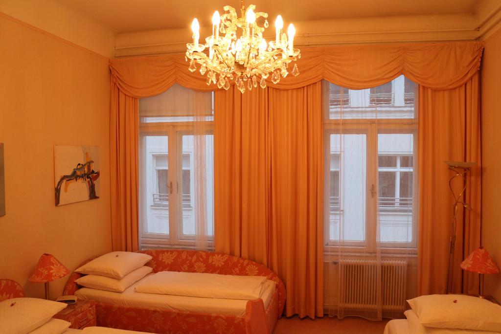 וינה Hotel Schweizerhof חדר תמונה