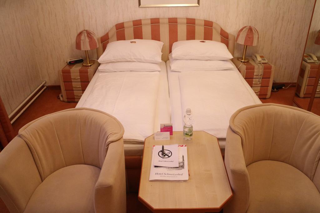 וינה Hotel Schweizerhof חדר תמונה
