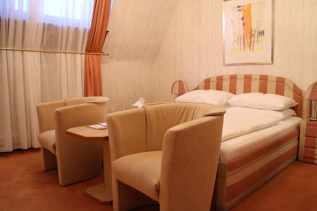 וינה Hotel Schweizerhof חדר תמונה